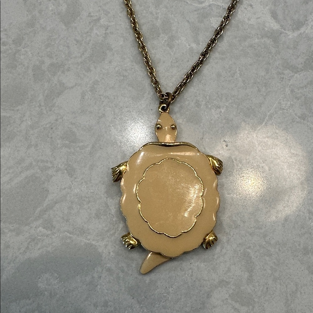 Vintage ART Arthur Pepper Gold Tone & Enamel Articulated Turtle Necklace Pendant - Picture 3 of 6